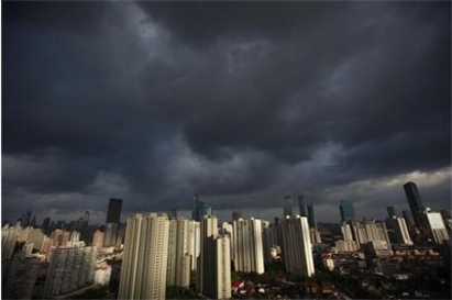 Близо 2 милиона евакуирани заради тайфун в Китай