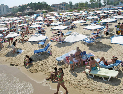 Украински туристи отказват почивки по морето ни заради визите