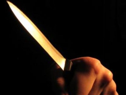 Син заби нож в баща си в Айтос