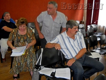 ГЕРБ разиграва Общинския съвет в Карнобат, напусна втора сесия
