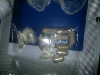 Капсули с хероин, опаковани за гълтане, изхвърлиха трафиканти на Дунав мост