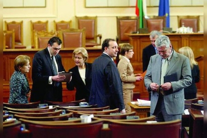 Депутатите препитват 17 кандидати за ВСС