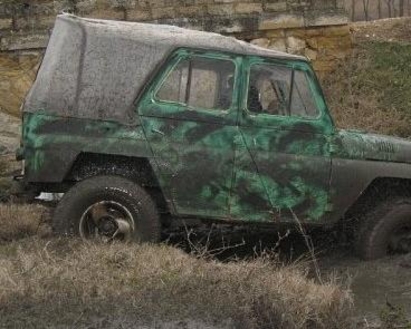 Сафари-бакшиши се млатят с бухалки за клиентела в Рила