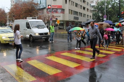 Батковци и какички помагаха за пресичането на улиците в първия учен ден