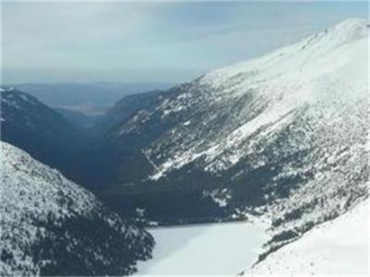 Падна първият сняг. Бури и градушки в Западна България