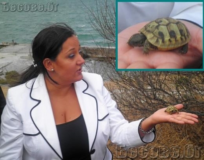 Министър Павлова стана кръстница на костенурка, нарече я Анастасия