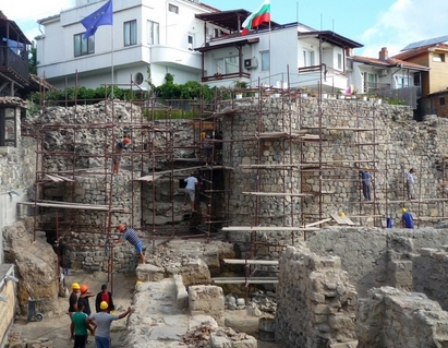 Баш майстори превърнаха антична крепост в Созопол в бутафорна фалшификация