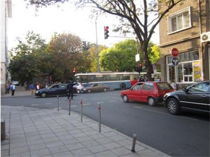 Два автомобила и тролейбус се сблъскаха в центъра на Бургас