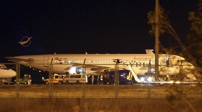 Турски бойни самолети приземиха сирийски пътнически самолет от Москва