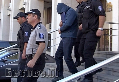 Това е Пламен Дишков – Кела! Докаран в Бургаския съд като мафиотски бос