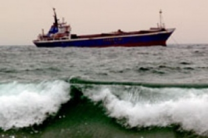 Силният вятър затвори пристанище Бургас