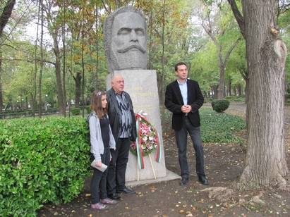 Пра-правнук  на поп Сава Катрафилов реставрира паметника му