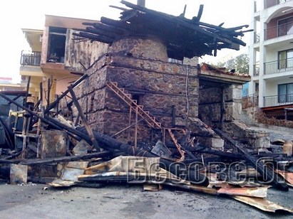 Изгоря мелницата-ресторант до плажа в Созопол