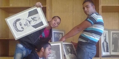 Обществен труд за ромите за гаврата с портретите