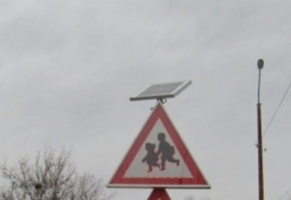 Соларни знаци ще пазят на пътя децата в Приморско