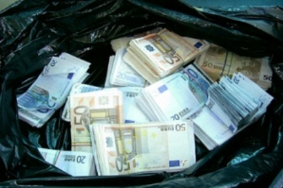 Растера и Хобота на съд за 517 700 фалшиви евро