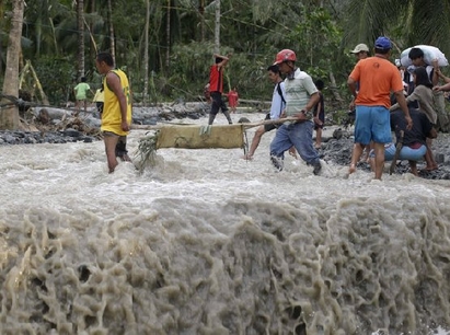 „Бофа” взе 325 жертви, водни потоци отнесли цели семейства