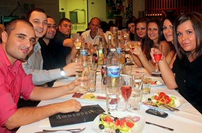Забавни игри и награди за студентите в ресторанти „Рубаят“