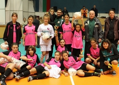 „Фаркол” застана зад женския футбол в Бургас