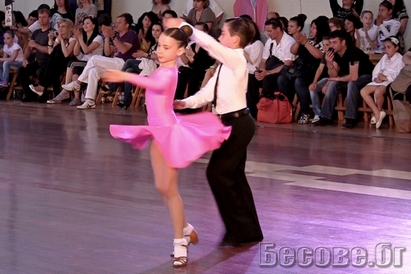 170 двойки се състезават на Националното по спортни танци в Бургас