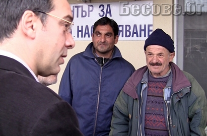 Бургаските бездомници ще получат телевизор за Коледа от кмета Николов