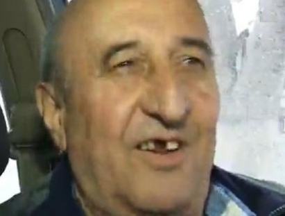 Двойник на Тодор Живков кара такси, чужденци го гонят за снимки