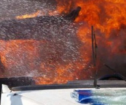 Запалиха колата на 25-годишна бургазлийка, докато е на почивка