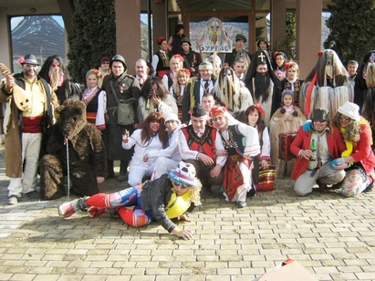 Кукерите от “Меден рудник” тръгват за първо място на фестивал в Симитли