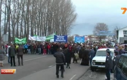 Нови протести в Банско, блокират пътища