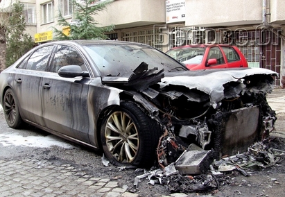Тузарското „Ауди” е втората запалена кола на младия Станимир Иванов
