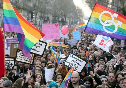 125 хил. души подкрепиха  гей-браковете в Париж