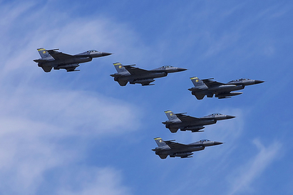 100 млн. лв на година за 9 бойни самолета дава Военното министерство