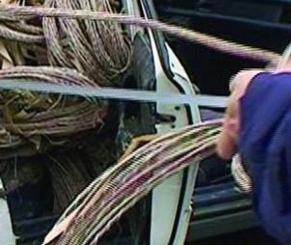 Четирима с ВАЗ отмъкнаха 120 м. телефонен кабел в Приморско