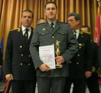 Двама огнеборци и директор на училище с награди "Пожарникар на годината"