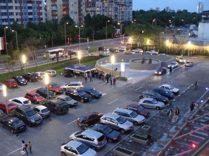 Бабаит изкърти зъб на пазач пред мол „Галерия” в Бургас