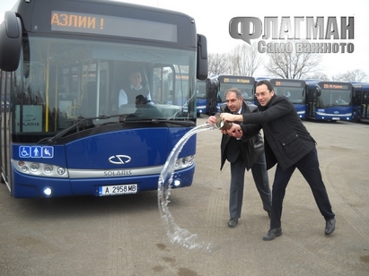 Новите автобуси тръгват в Бургас, благословиха ги да се движат безаварийно