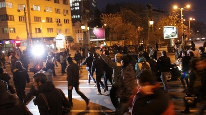 Качулатите и маскирани лумпени изгонени от протестите в София
