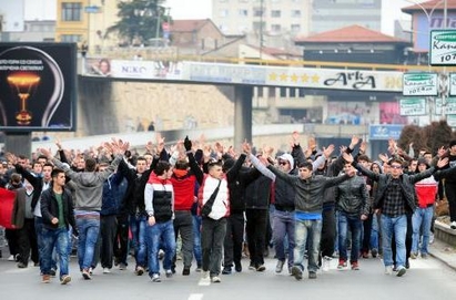 Македония се събуди: Протести срещу министър-албанец ескалираха в безредици (ВИДЕО)