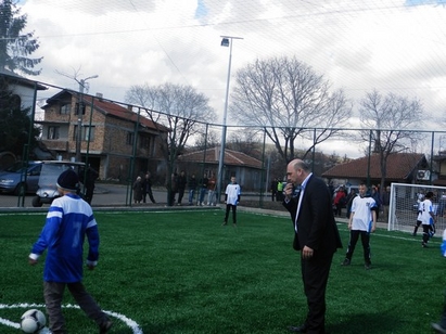 Поморийският кмет Иван Алексиев свири първия сигнал за мач на ново игрище
