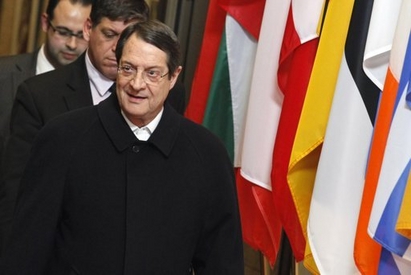 Брюксел спасява Кипър с 10 млрд. евро