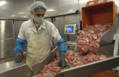 Проверка откри конско месо в телешки колбас на бургаската „Вал вес и ко“