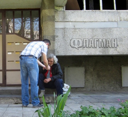 До всички кандидат-депутати: Ако имате сърце, помогнете на бай Стоян, който остана без покрив!