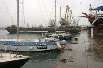 След Бургас и Царево прекрати обществената си поръчка за рибарското пристанище
