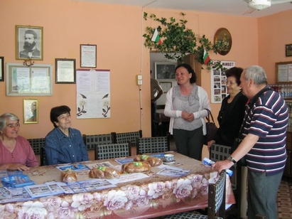 Кандидатите-депутатите от ГЕРБ-Бургас с жест към пенсионерските клубове