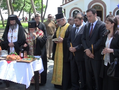 Елитът на Бургас се събра в Морската градина за освещаването на параклиса "Св. Георги Победоносец"