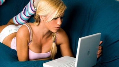 Ученички предлагат секс във Фейсбук срещу 50 лева