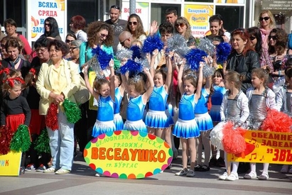 Мажоретният конкурс “Бургаска дъга” даде старт на честванията по случай 24 май
