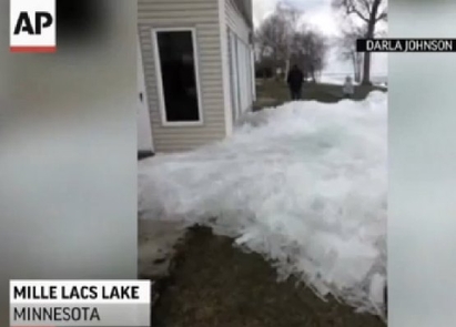 Ледена вълна помита всичко по пътя си в Минесота (ВИДЕО)