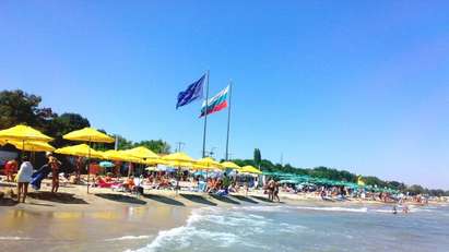Безплатни чадъри на Северния плаж в Бургас до 1 юни