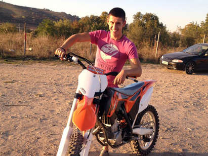 Български състезател по мотокрос падна тежко на писта и загина